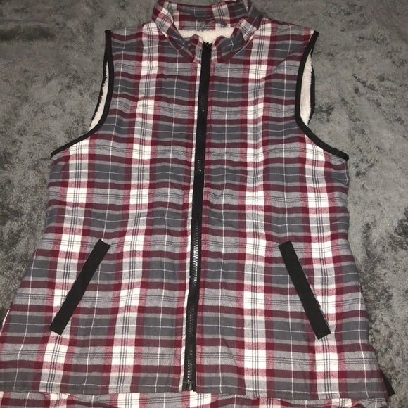 Plaid Winter Vest - Picture 1 of 4